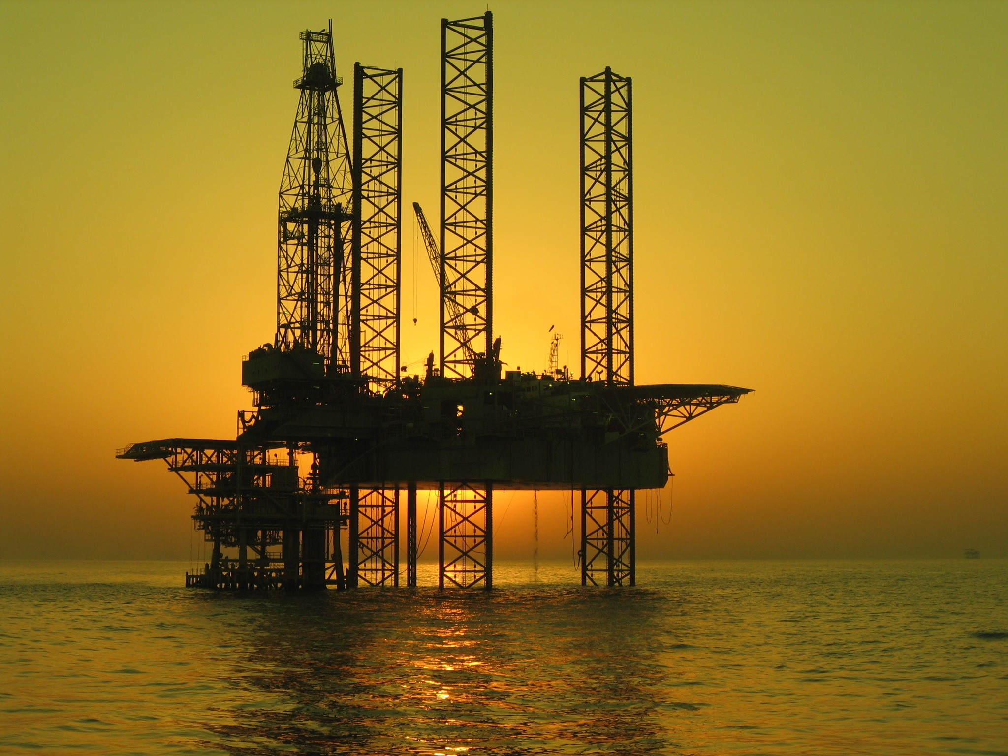 Oil rig in offshore operation 1